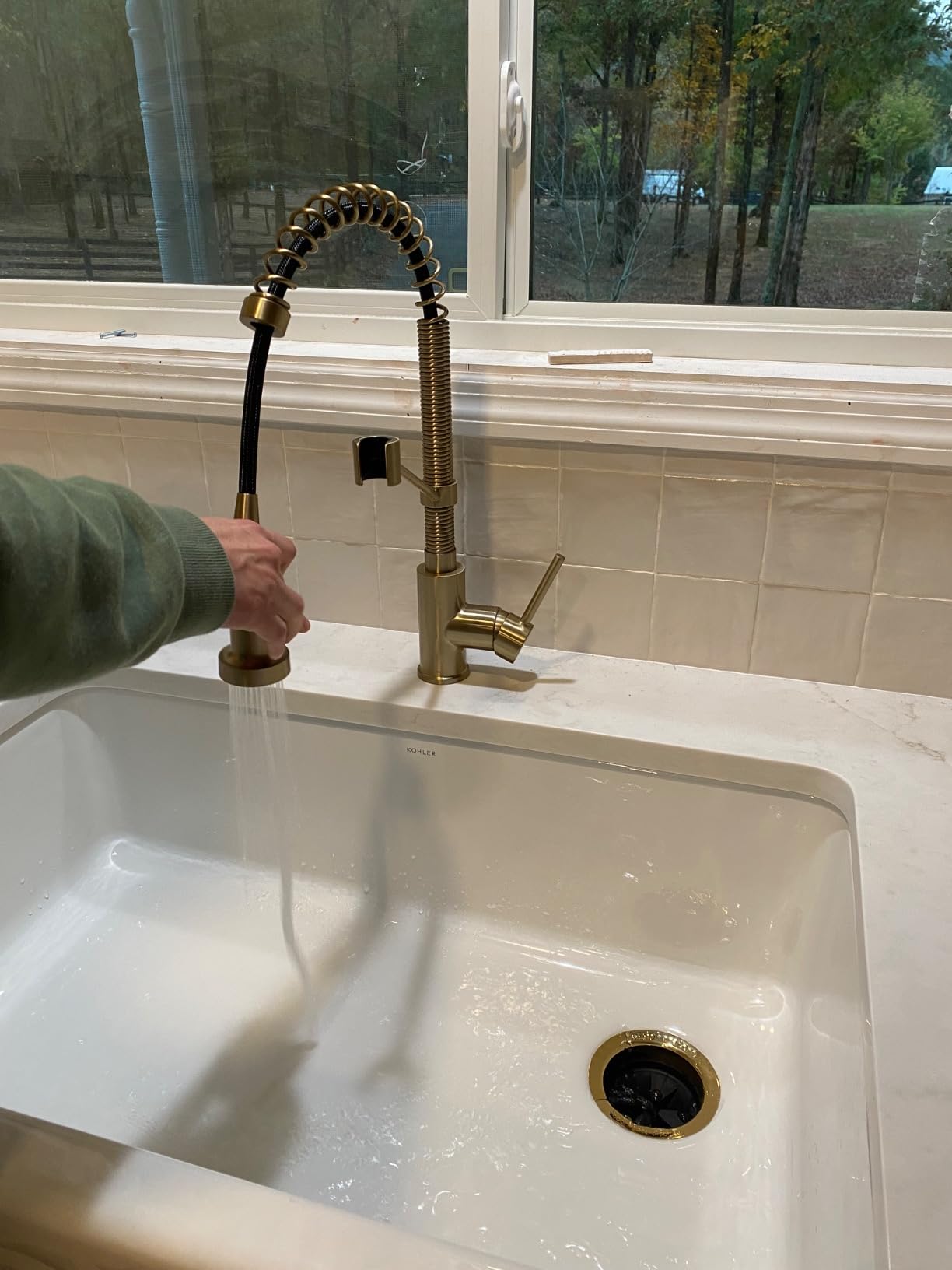 insinkerator atlieku smulkintuvo flansas auksinis kriaukleje